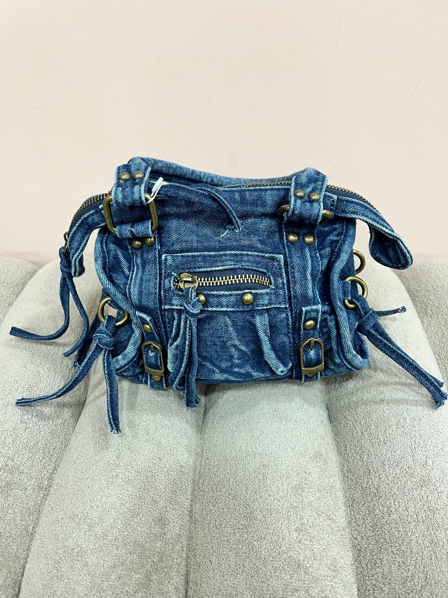 Borsa Lola
